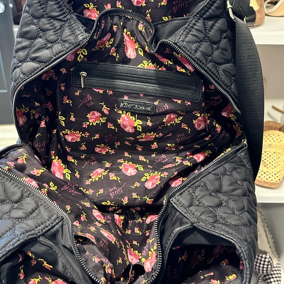 Betsy Johnson Black Heart Quilted Tote Bag - Picture 6 of 11